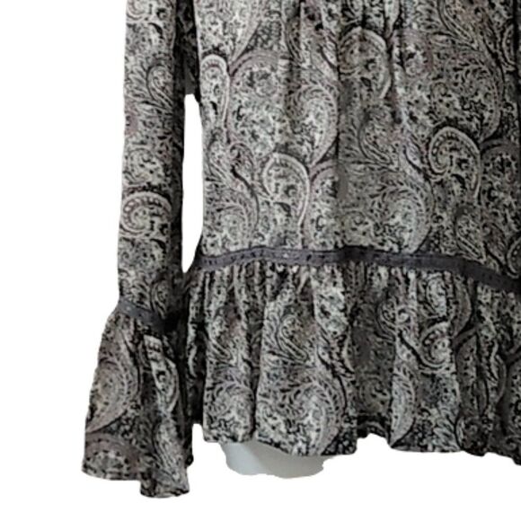 Charming Charlie Women's Sheer Gray Paisley Long Bell Sleeve Peplum Blouse Small - Picture 3 of 10